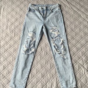 American Eagle “mom jean”